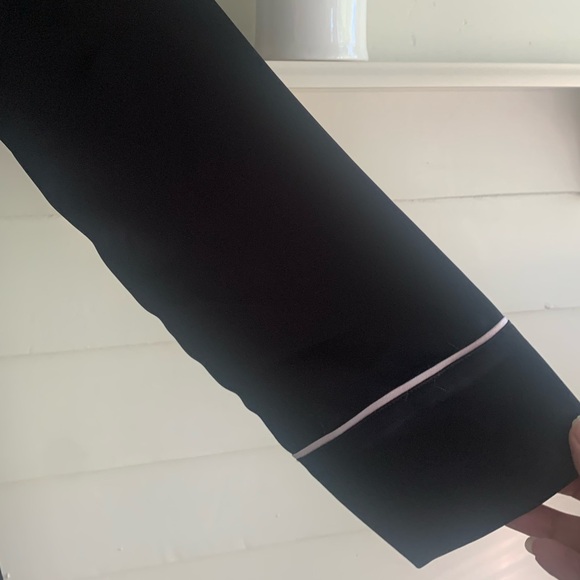 Victoria’s Secret Black and Light Pink Double Breasted Button Tie Robe S… - Picture 7 of 10